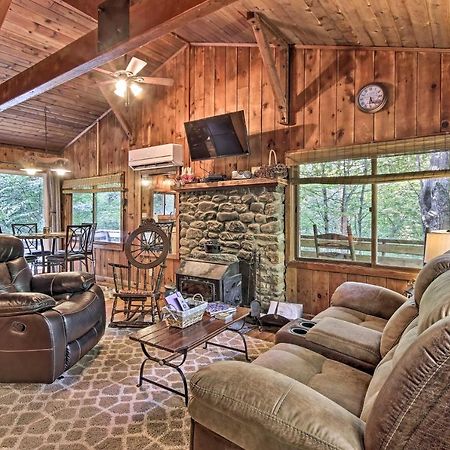 Secluded Stanardsville Cabin With 10 Acres And Hot Tub Экстерьер фото