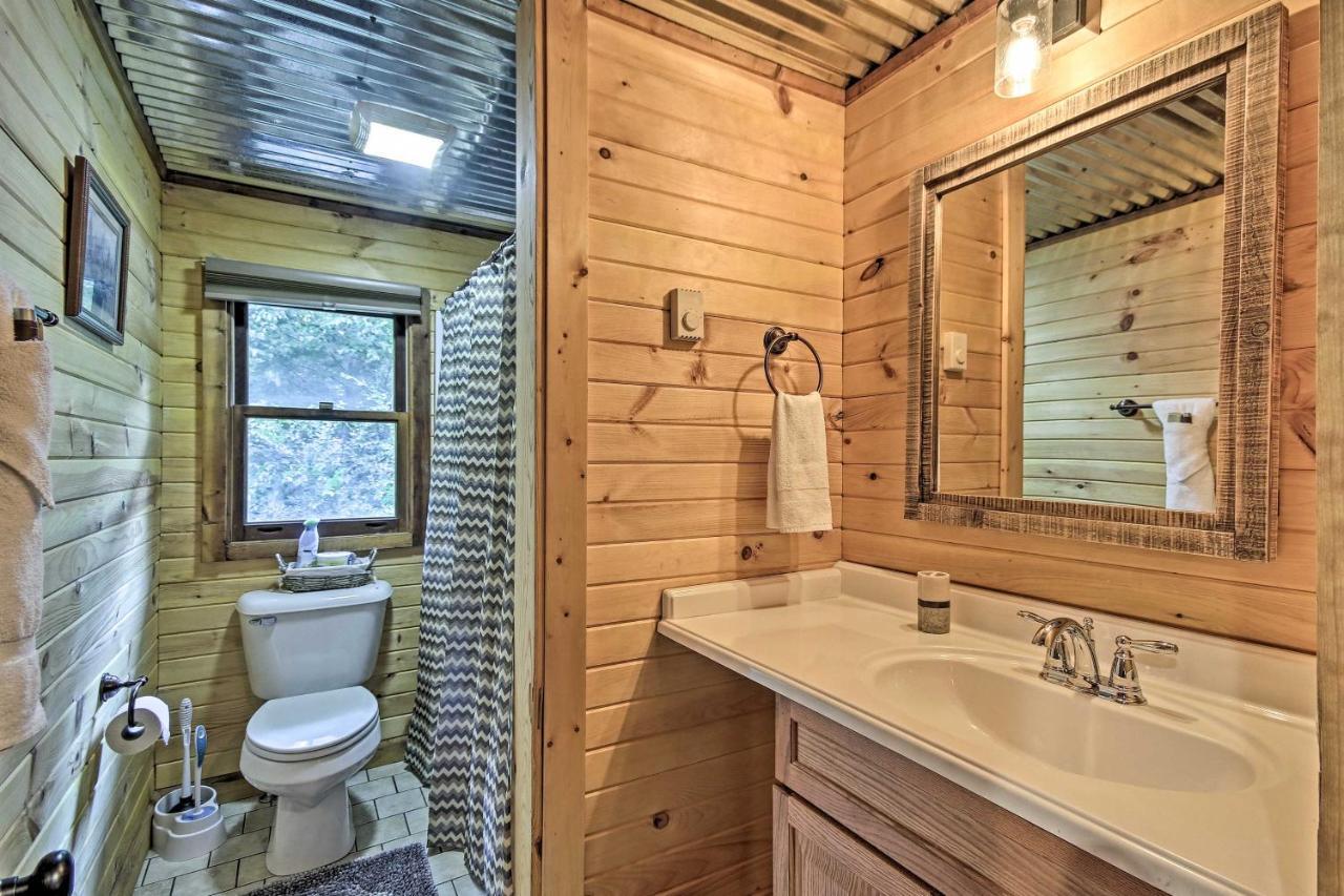 Secluded Stanardsville Cabin With 10 Acres And Hot Tub Экстерьер фото